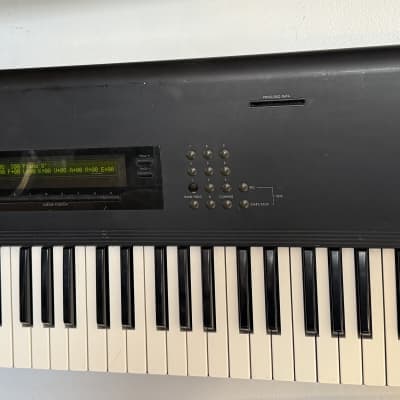 Korg M1 61-Key Synth-STANDARD US POWER SUPPLY-NO TRANSFORMER NEEDED-GREAT DEAL!!