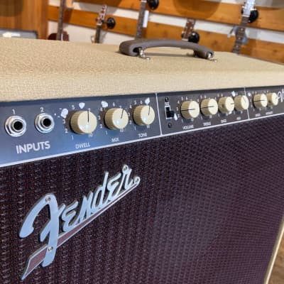 Fender Vibro-King 60-Watt 3x10