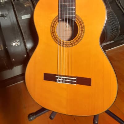 Vintage Ventura V-1584 Classical Nylon String Guitar, Gig Bag, Tuner, Picks image 3