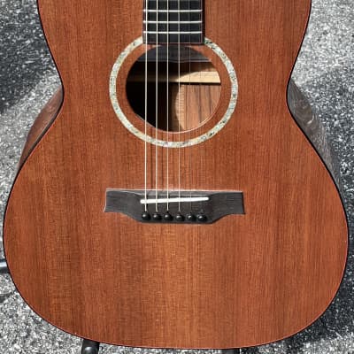 2001 Alan Dunwell Custom 000 12 Fret Cutaway Acoustic/Electric Guitar W/HSC Natural image 3