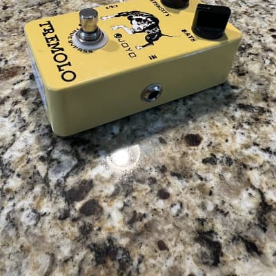 Joyo JF-09 Tremolo 2010s - Yellow image 2