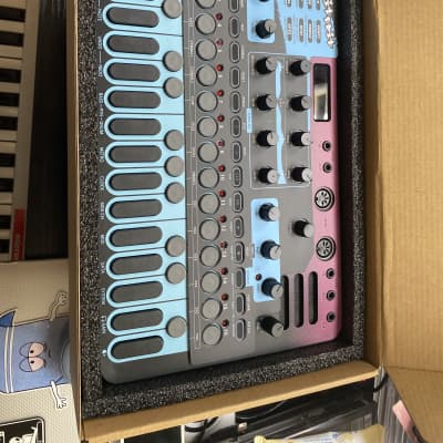 Sonicware Bass n beats - Liven XFm synth lot 2022 - Multicolored image 13