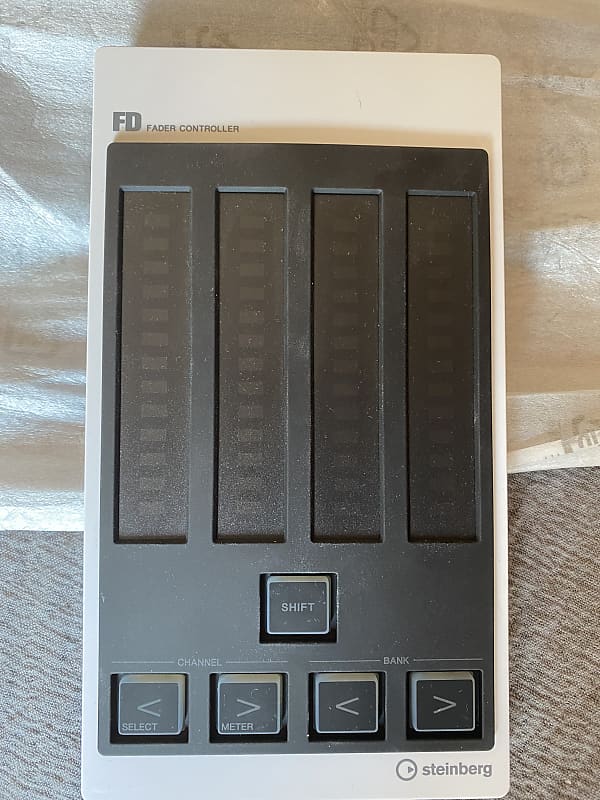 Steinberg CMC FD High Resolution MIDI TouchFader with Cubase AI6