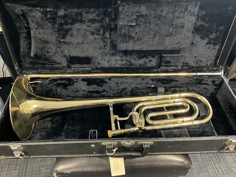 Holton shop tr680 trombone