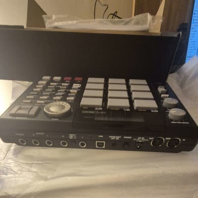 Akai MPC500 Music Production Center 2006 - 2013 - Black image 3