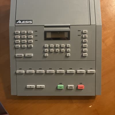 Alesis MMT-8 Multi-Track MIDI Recorder Sampler/Sequencer 1987 - 1992 - Grey