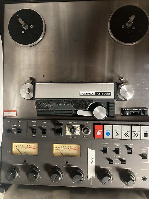 Ampex ATR-700 2 track Reel to Reel Tape Recorder 3 ¾ & 7,1/2 Speed