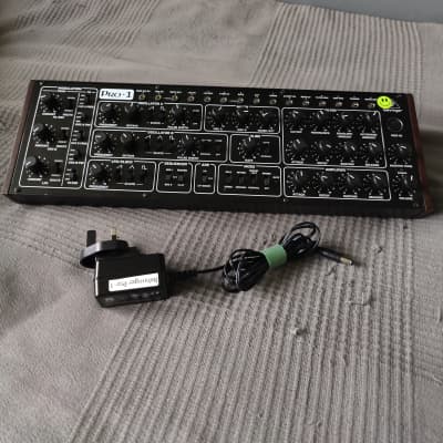 Behringer Pro-1 Analog Synthesizer NEW (please read first)