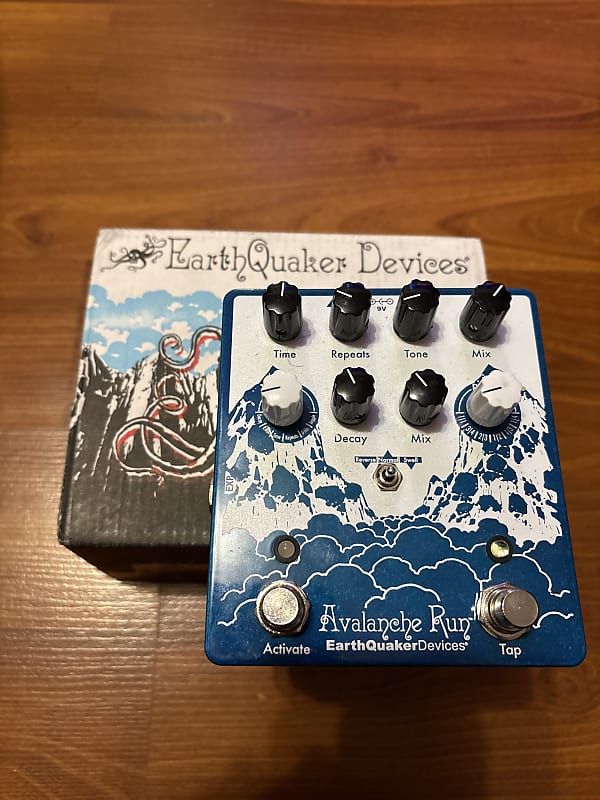EarthQuaker Devices Avalanche Run Stereo Reverb & Delay with Tap Tempo V2