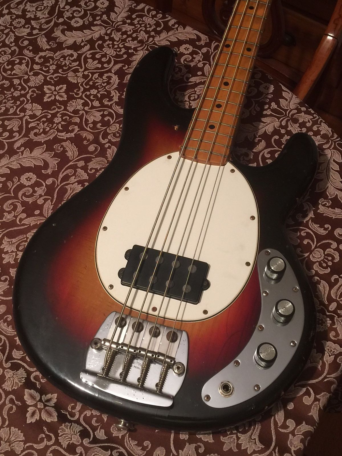 1976 musicman hotsell stingray bass