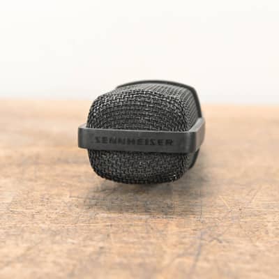 Sennheiser MD 421-II Cardioid Dynamic Microphone CG01H8Y image 12