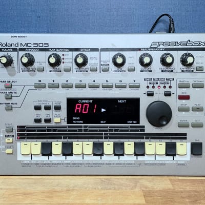 Roland MC-303 groove box グルーヴボックス　ローランド Roland MC-303 Groovebox – Chicago Music Exchange