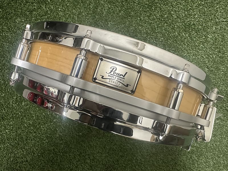 Pearl Crystal Beat 14x5 Acrylic Snare Flotante, Ruby Red | Gear4music