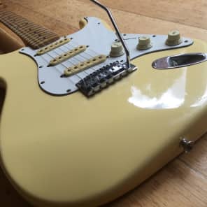 Fender 1980's FujiGen Stratocaster 1972 RI MIJ E-Serial 1984-87 Yellow White Bild 3