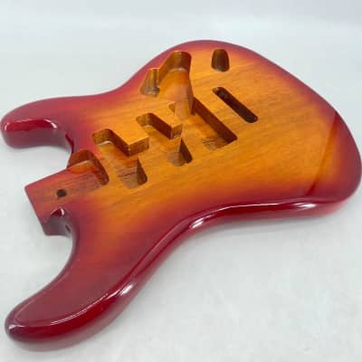 【ほぼ新品】Squier Starcaster＋ダンカンP90 最高です Squier Starcaster Demo loaded with Vanson P90's. 