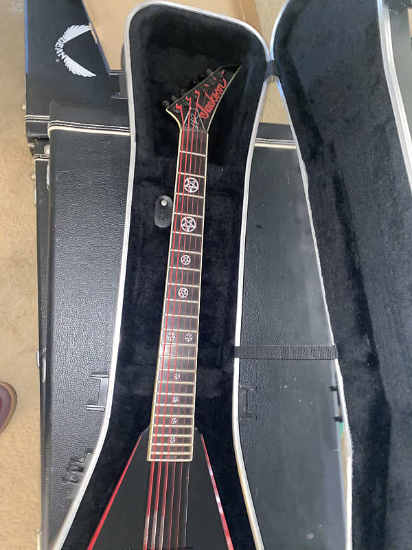 Jackson Kevin Bond Rhoads V 2008 Black and Red Bevels