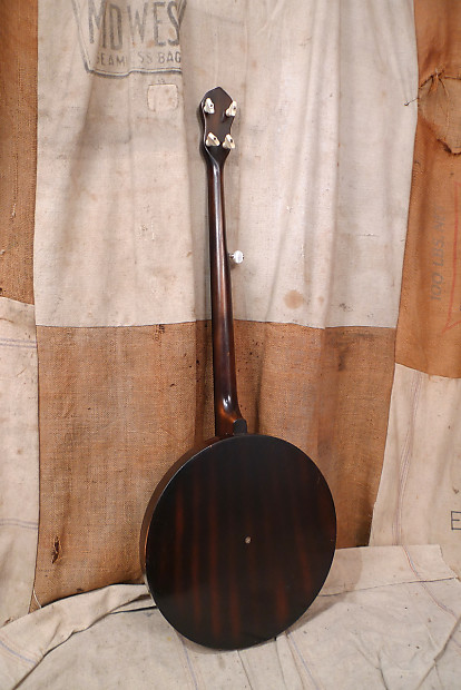 Leo sales master banjo
