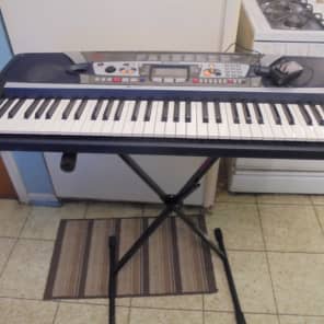 Yamaha  PSR-282 keyboard with AC adapter and sus pedal image 2