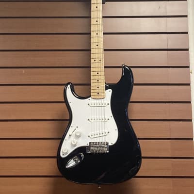 Fender Standard Stratocaster Left-Handed 1998 - 2005 | Reverb