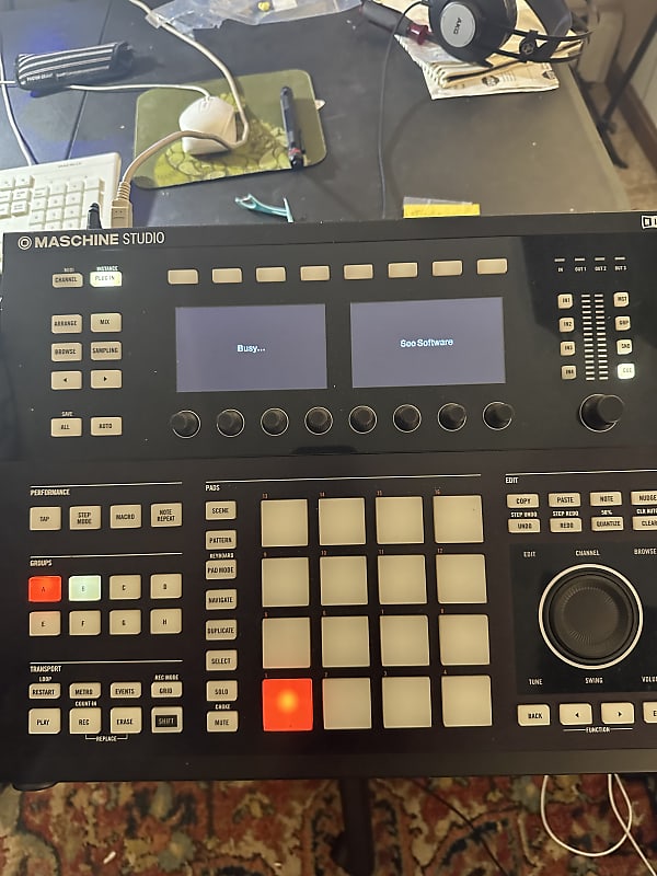 Native Instruments Maschine Studio | Reverb