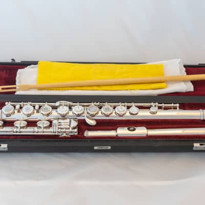 Yamaha YFL-581 925 Profesional Open Hole Flute in Solid | Reverb