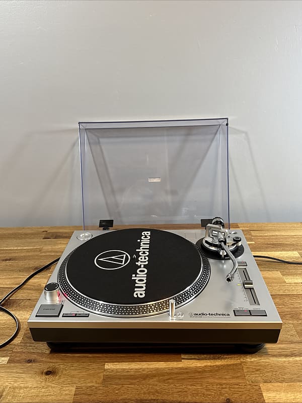 Audio technica  AT LP120 USB turntable silver vinyl