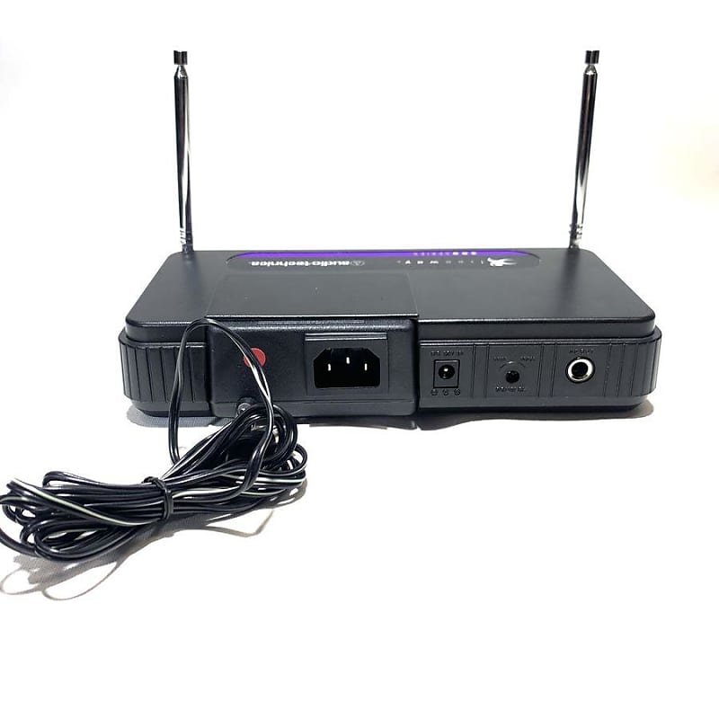 Audio Technica 200 Series Freeway Wireless Microphone System w ATM70 Headset Microphone ATW T201 Bodypack Transmitter 2189 USED