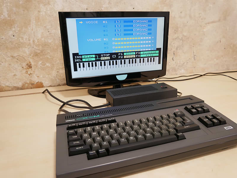 Yamaha • CX5M 1984 — Music Computer MSX w/SFG-05 unit FM