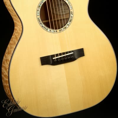 Breedlove - Master Class Atlantic Orchestra OM Adirondack Spruce Top with Quilted Maple Back and Sides and Big Leaf Maple Neck - Breedlove Guitars - Guitar with Hard Shell Case image 6