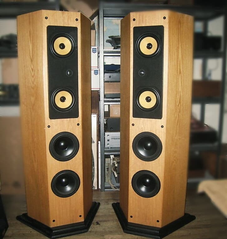 Counterpoint Clearfield Metropolitan Speakers. Oak. Great Reverb
