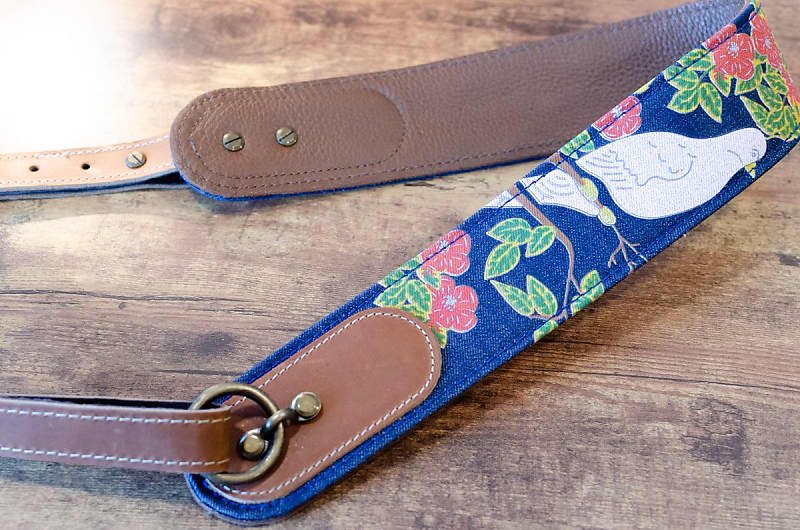 Gibson Dove Premium Strap | Reverb