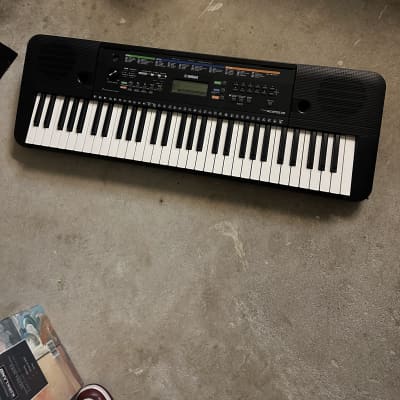 Yamaha PSR-E253 61-Key Portable Keyboard 2010s - Black