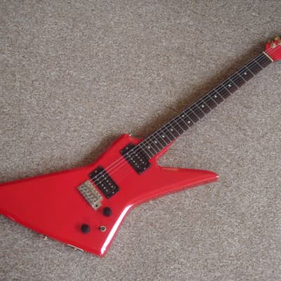 ARIA PRO II ZZ DELUXE エレキギター ブラック/レッド ARIA PRO II ZZ DELUXE Electric Guitar Black/Red Used From