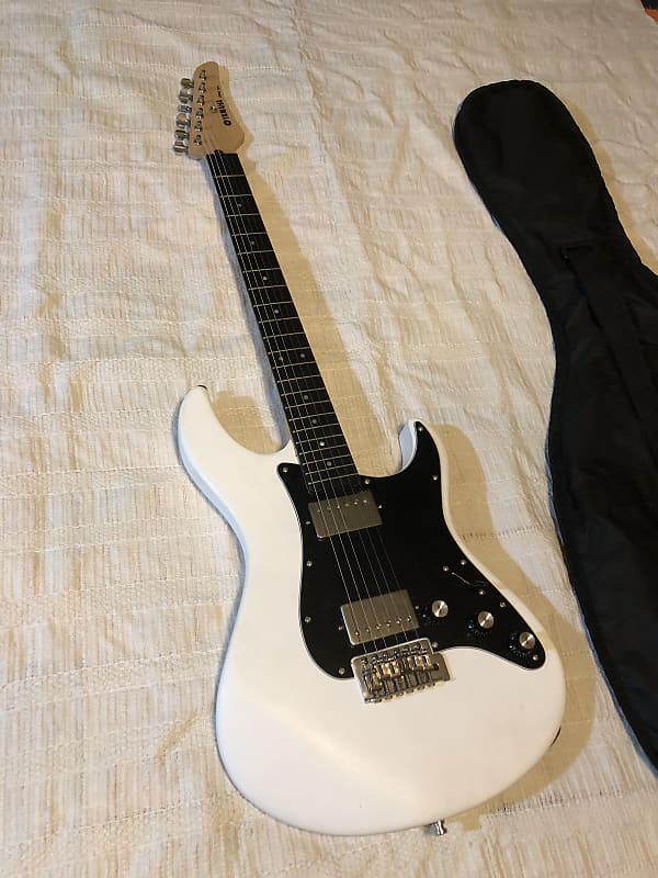 Yamaha erg 121 erg 121 2021 - Black / Vandalized | Reverb Deutschland