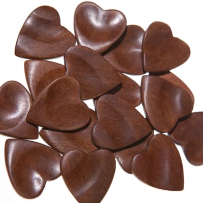 W4M Lomotra Luxury Guitar Pick - Heart Shape - Right Hand - Dimple Thumb - Groove Index image 6
