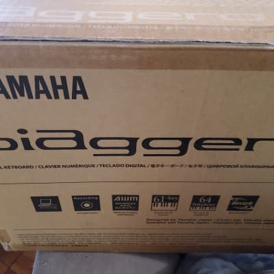 Yamaha Piaggero NP-12 Portable Piano 2016 - Present - White image 6