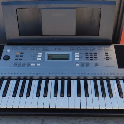 Yamaha PSR-E353 61-Key Portable Keyboard 2010s - Grey