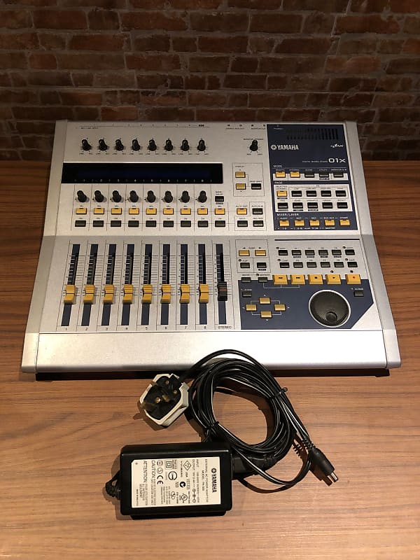 Yamaha 01x Digital Mixing Studio