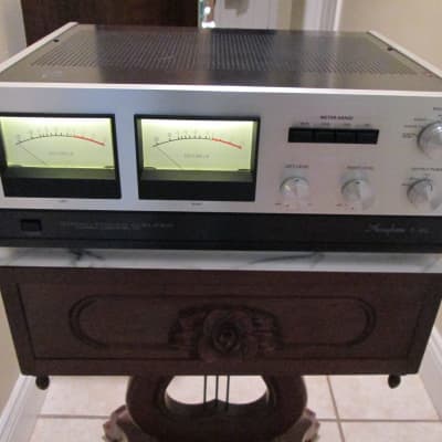 Accuphase  P300 Amplifier silver image 1