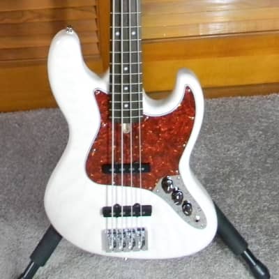 2019 Wilkins RoadTested Bass WRTJ4 Classic  Trans White ! image 2