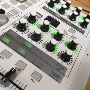 Akai APC 40 Special Edition White | Reverb