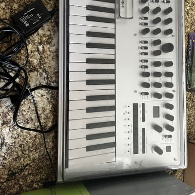 Korg Minilogue 4-Voice Polyphonic Analog Synthesizer 2016 - Present - Silver image 2