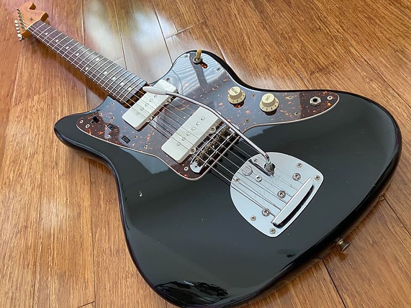 Picked up my first offset: Fender MIJ Jazzmaster Junior