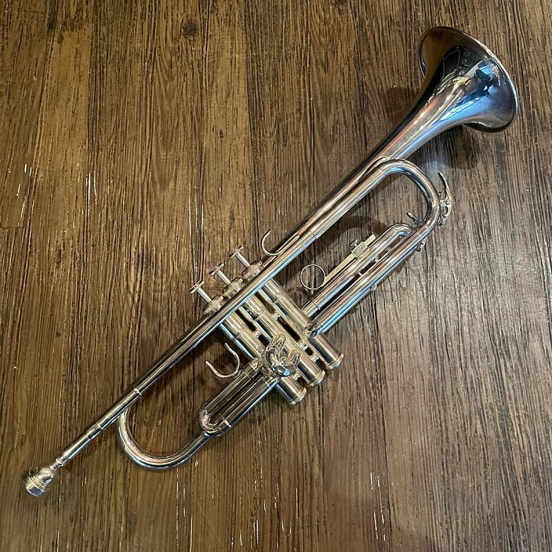 Yamaha YTR-2320E Trumpet Student Model Nice | Brass Exchange