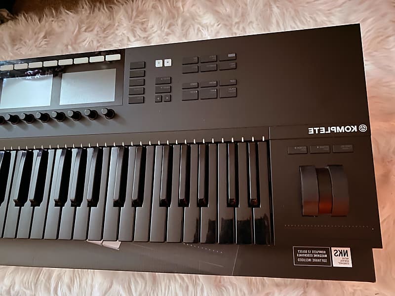 Komplete Kontrol S49 Mk2　Black Edition Native Instruments Komplete Kontrol S49 MK2 Limited Edition