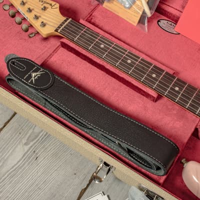 Fender - Custom Shop Limited Edition Tyler Bryant Signature "Pinky" - Stratocaster® Electric Guitar - Relic® - Aged Shell Pink - w/ Hardshell Case - xB077 (USED) image 25