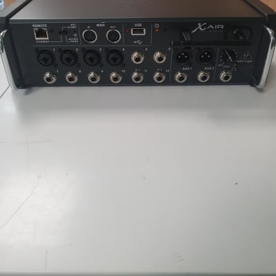 Behringer X Air XR12 12-Input Tablet-Controlled Digital Mixer 2015 - Present - Black image 1