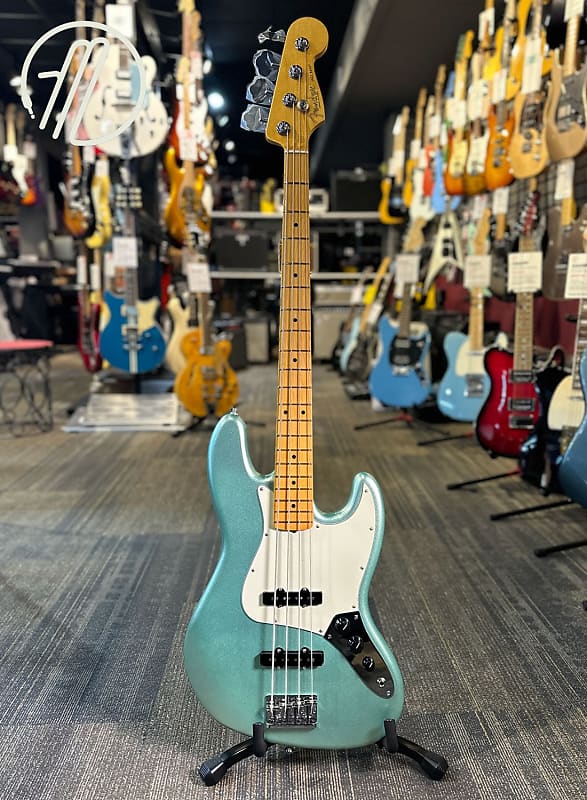 American Professional II Jazz Bass® – Fender