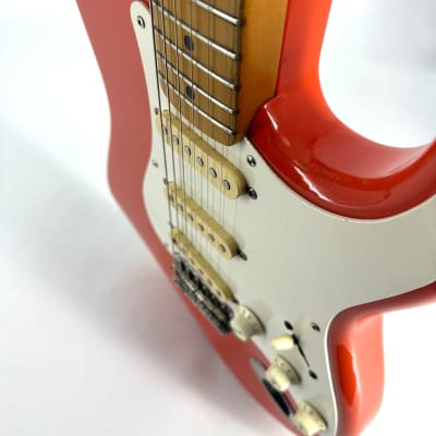 1991 Fender Squier Hank Marvin Japan Stratocaster – Fiesta Red image 13