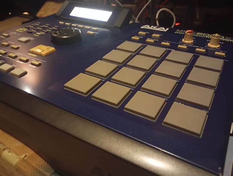 Akai MPC2000XL MCD MIDI Production Center | Reverb Canada